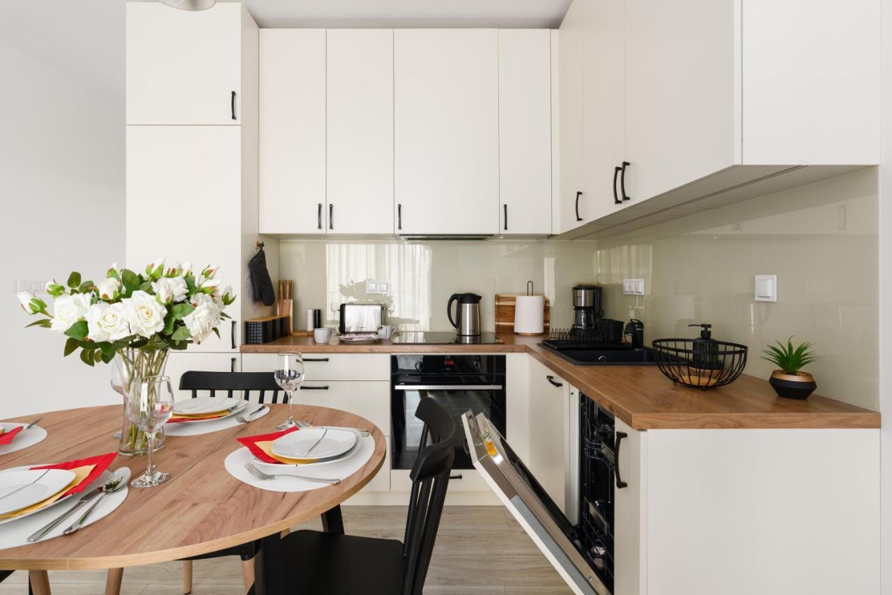 Premium Apartments Poznan Airport By Noclegi Renters Extérieur photo